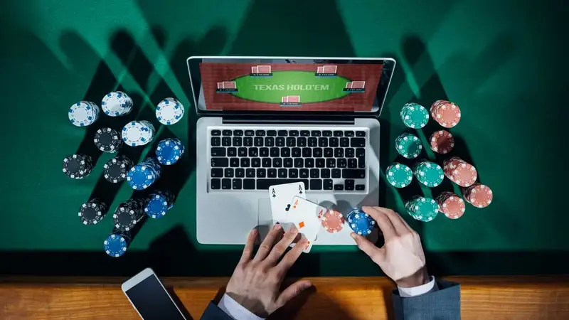 Cách Nhận Thưởng Và Khuyến Mãi Khi Chơi Poker