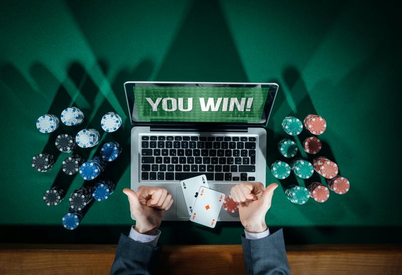 Poker Là Gì? Những Điều Cần Biết Trước Khi Bắt Đầu