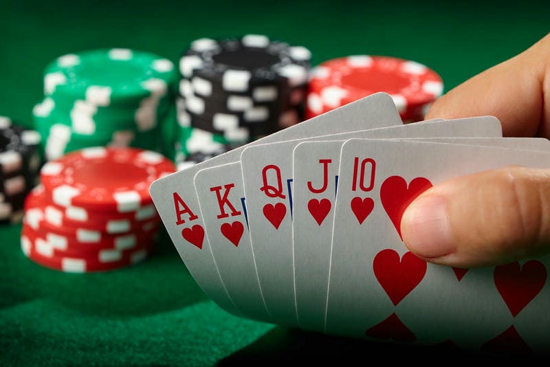 Poker tại RikVip Cơ Hội Và Thách Thức Để Thắng Lớn