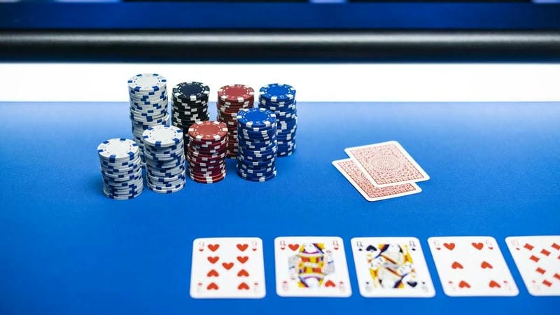 Trải nghiệm poker tại VuaClub như thật ngoài đời