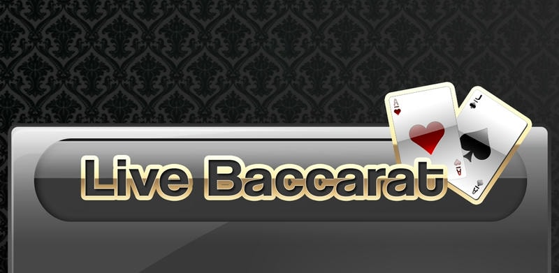 Baccarat sang trọng với bài và chip cược, thu hút người mới