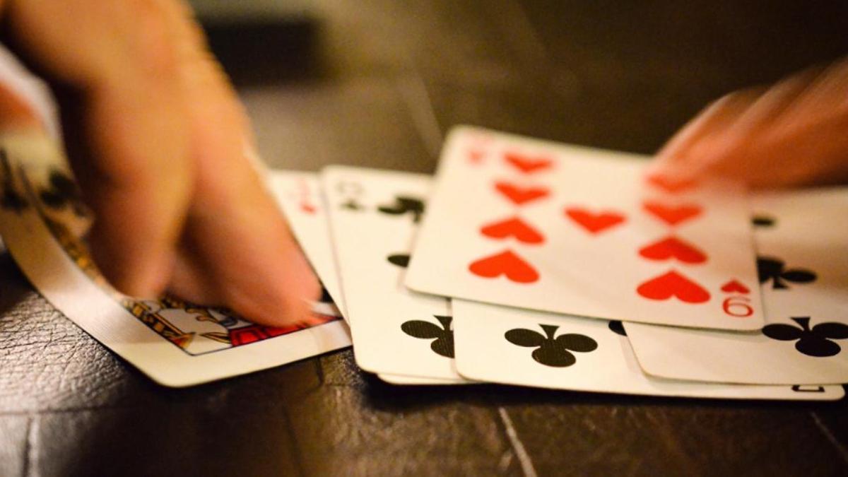 Kỹ năng nhớ bài giúp bạn làm chủ ván Phỏm tại Hitclub