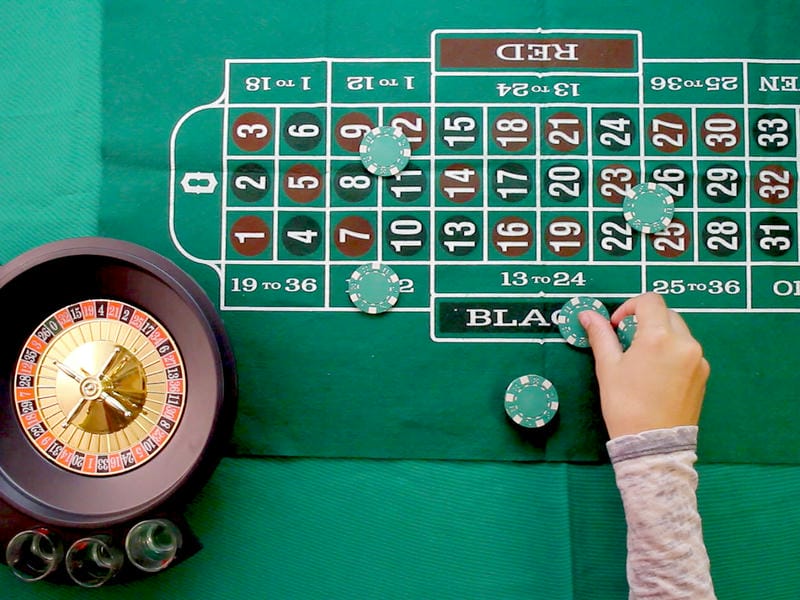 Bomwin mang đến bàn roulette sống động như sòng thực