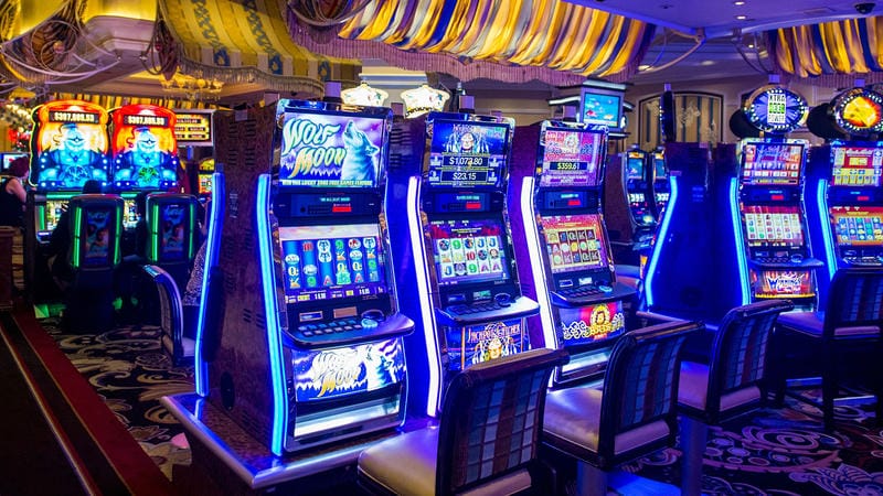 Vì sao nên chọn Slot Machines 8day?