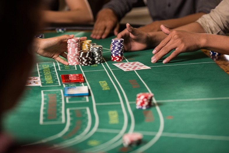 Mẹo phân tích bài để thắng Baccarat Olybet