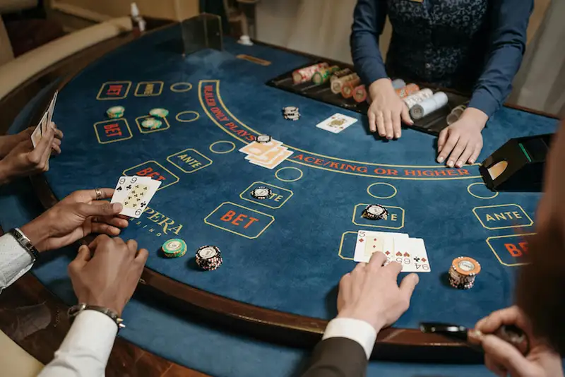 Các Biến Thể Phổ Biến Của Casino Baccarat Trên V9Bet