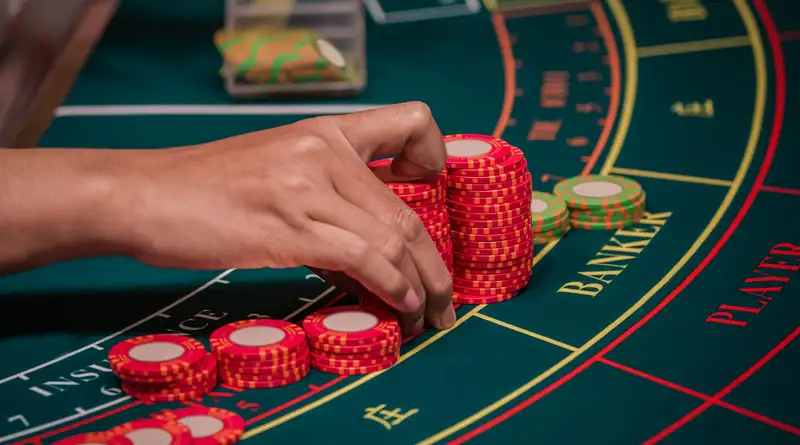 Casino Baccarat Là Gì và Cách Chơi Cơ Bản Tại V9Bet