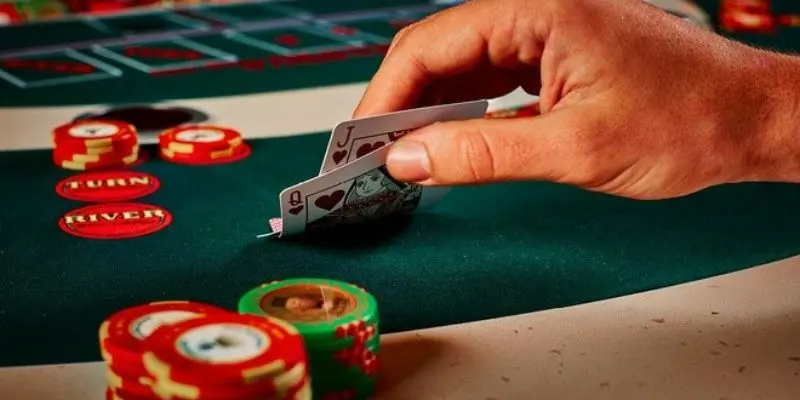 Người chơi mới cần tránh những sai lầm cơ bản khi tham gia Poker online