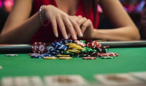 Vòng Turn: Thêm Lá Bài Thứ Tư Và Tăng Căng Thẳng 