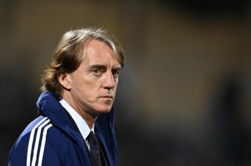 Mancini linh hoạt chiến thuật theo đối thủ 