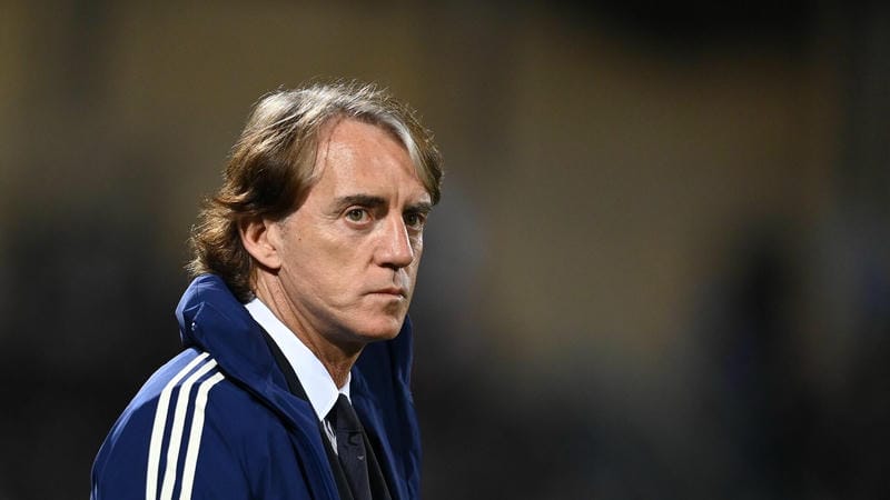 Mancini linh hoạt chiến thuật theo đối thủ 