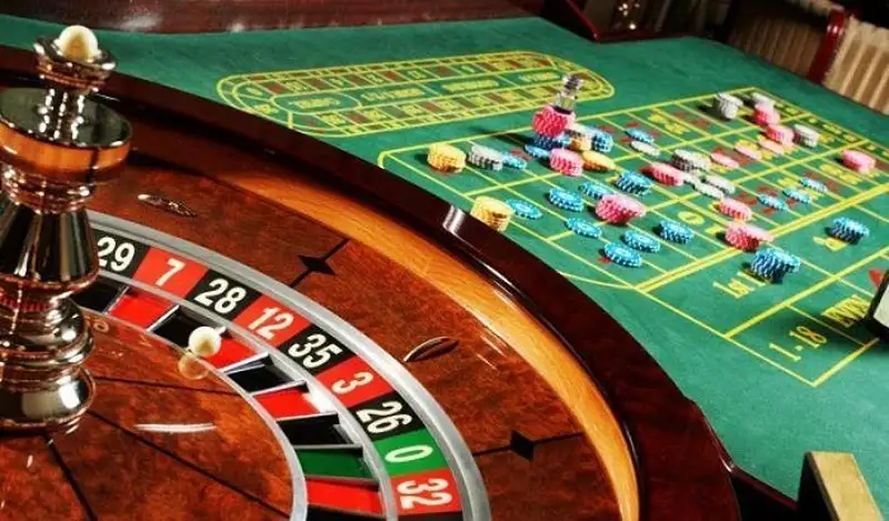 Tuyệt chiêu đặt cược Roulette bao vây bàn xoay 