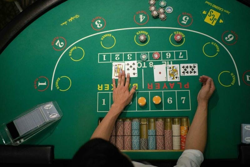 So sánh lợi thế đầu tư giữa Baccarat và game khác