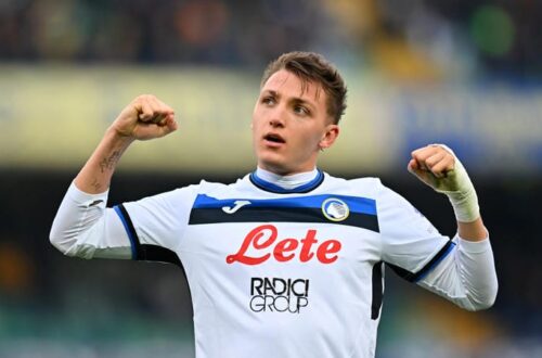 Tâm lý chiến và sự điềm tĩnh lạ lùng trước khung gỗ