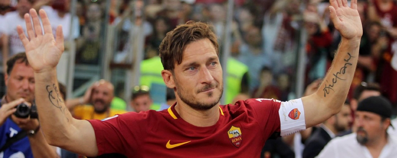 Francesco Totti tỏ lòng biết ơn trong ngày chia tay AS Roma
