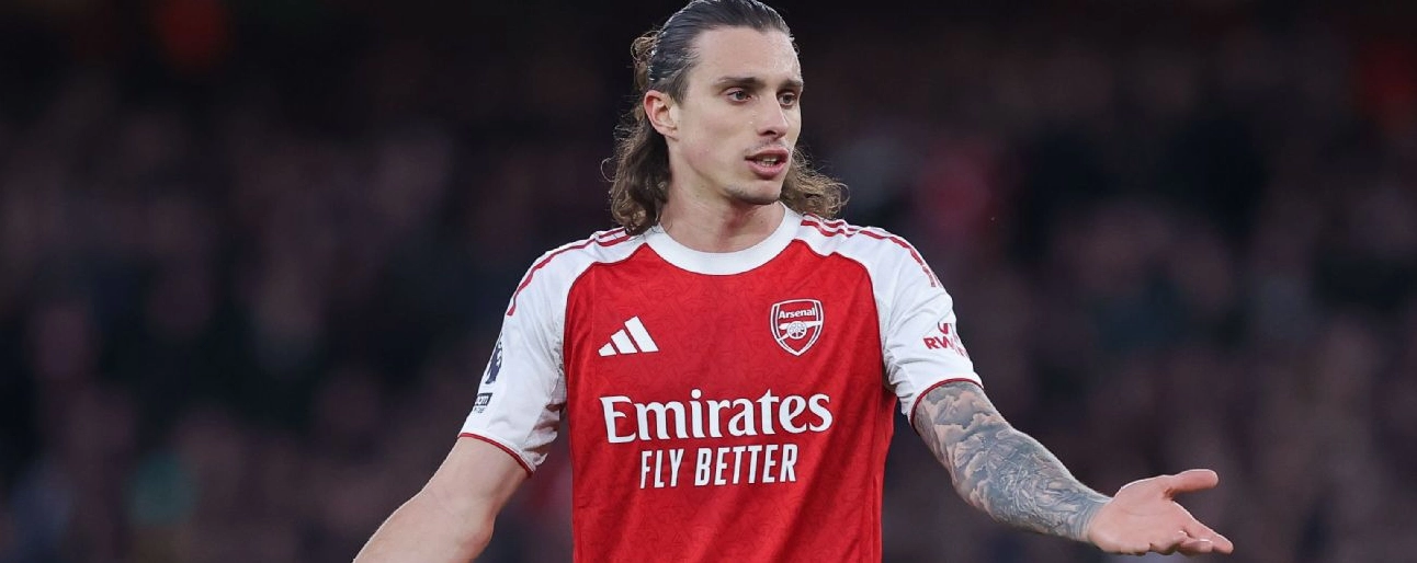 Trung vệ Riccardo Calafiori thu hút sự chú ý từ Serie A nhưng Arsenal kiên quyết giữ chân