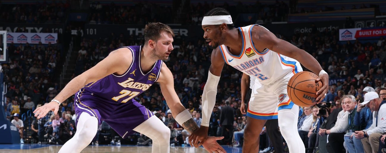 Victor Wembanyama thể hiện sự toàn diện từ những pha ném bóng thả rổ cho đến kỹ năng phòng ngự đáng gờm