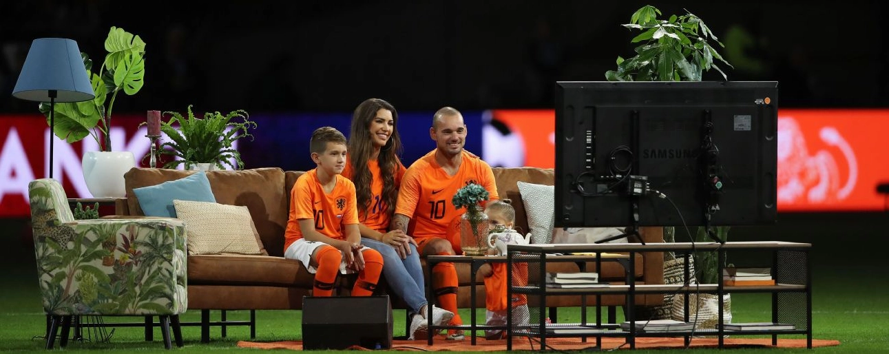 Wesley Sneijder chính thức giã từ đội tuyển Hà Lan với tư cách một trong những vĩ nhân bóng đá